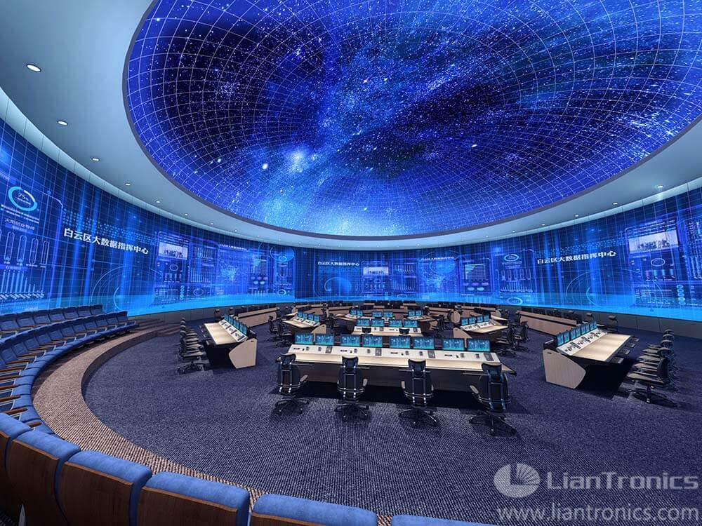 Mur LED panoramique dans le centre de contrôle Big Data de Guiyang, Chine